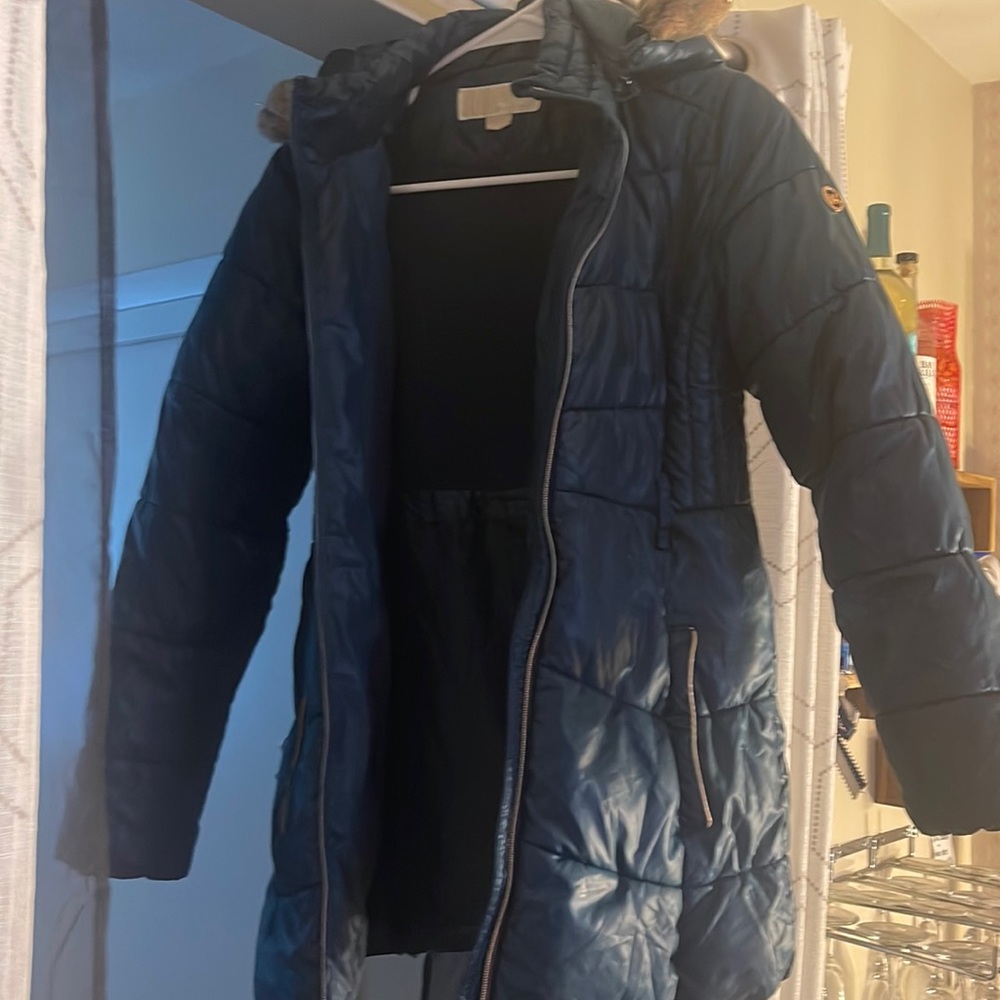 Michael Kors Girls 16 Coat Puffer Green Fur is not Fluffy. Detatchable belt Lng